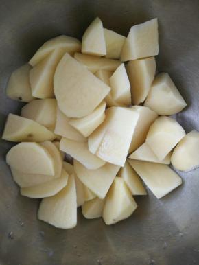 土豆切大块