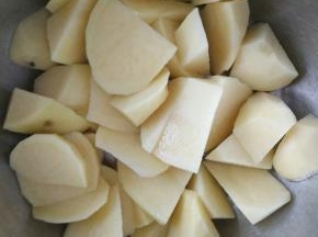 土豆切大块