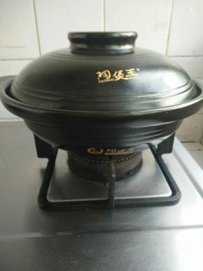 用这个可以干烧800度的砂锅，烘干砂锅内部的水分