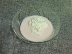 加入第二步的淡奶油拌匀。