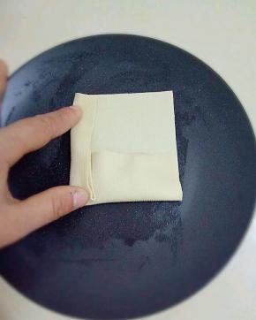 把左右两边折起