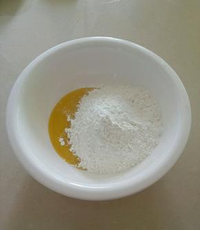 加入140克的糯米粉