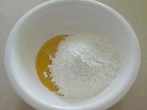 加入140克的糯米粉