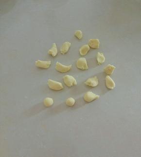 分成小份，搓圆