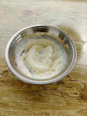 淡奶油加白糖打发