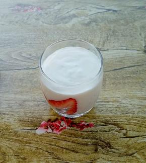 再倒入剩余的酸奶