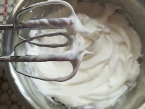 蛋清打发到完全干性