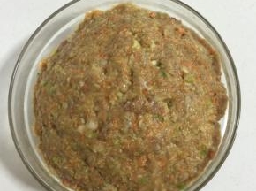 顺时针方向搅拌上劲儿即可！