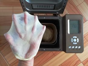 和面完成，顺手拉一个手套膜，28分钟出膜妥妥的