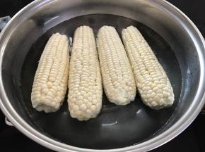 放锅中煮10分种左右。