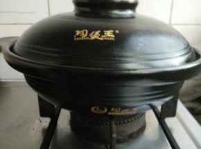 干烧砂锅开火去锅里的水汽