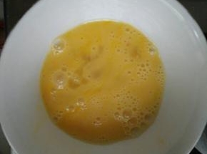 一个鸡蛋搅散