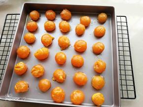 然后喷白酒，烤箱150度烤5分钟左右。