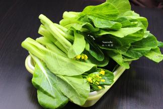 准备新鲜的广东菜心；