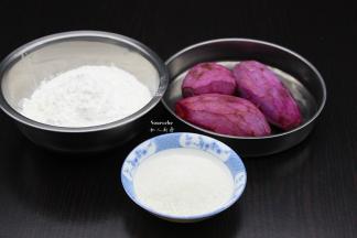 准备食材：糯米粉、紫薯、白砂糖；