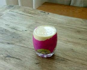 再倒入芒果和酸奶打匀的糊