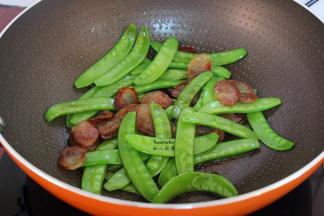 放盐炒均即可。