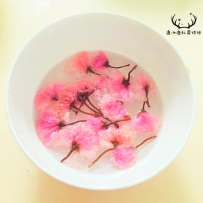盐渍樱花很咸，需要提前泡好，最好多换几次清水。