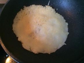 表面凝固后翻面