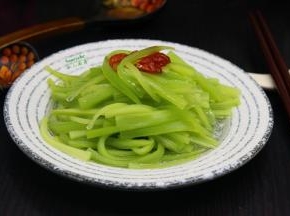 腌制1小时即可食用。