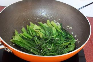 放盐炒均即可。