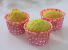 烤熟至表面金黄，就可以制作装饰材料。