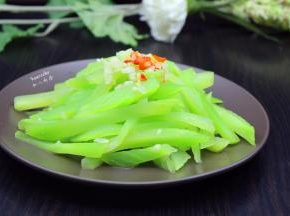 清爽好吃的，蒜蓉炒莴笋
