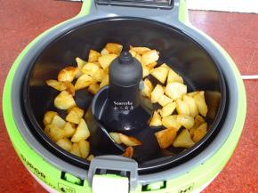 烹饪结束，开盖，装盘，撒上盐即可；