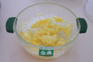 黄油打发至下图状态即可