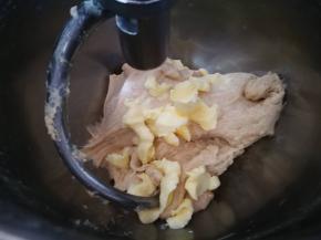加入软化的黄油