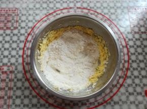 加入低筋面粉