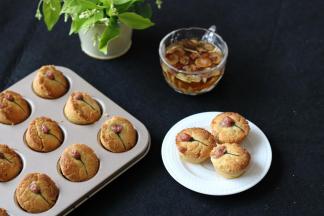 苹果酥烤熟后取出放凉