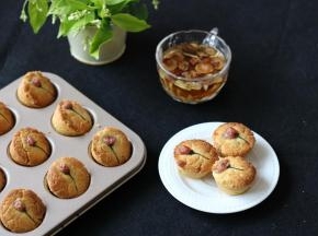 苹果酥烤熟后取出放凉