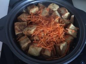 然后加入胡萝卜丝