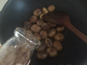 再加入一勺孜然粉