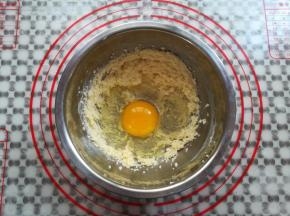 加入一个鸡蛋