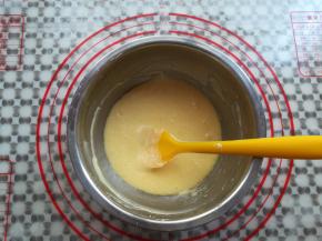 混合到没有干粉的状态