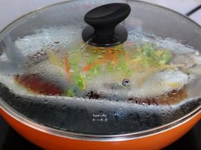 蒸好后，焖3分钟；