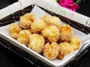 笑口枣来了。