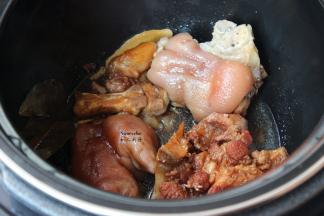 压力锅煮30分钟；