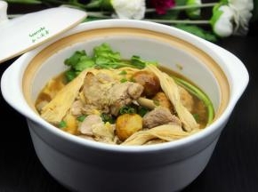 放盐拌均，加香菜、香葱即可；