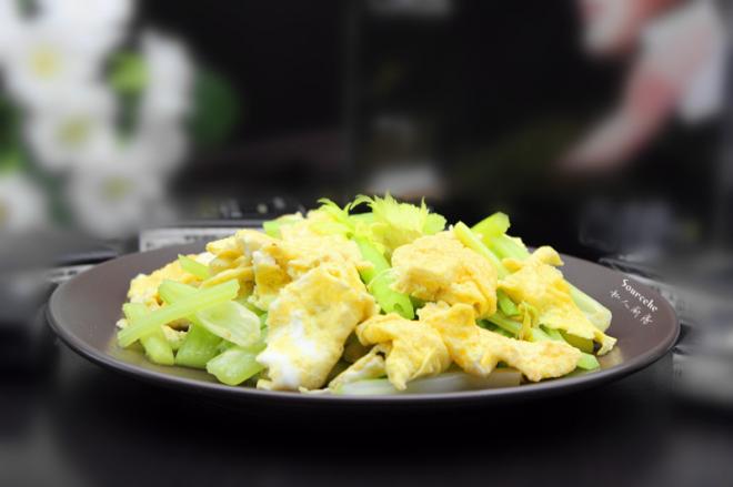 芹菜炒蛋