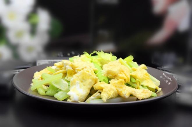 芹菜炒蛋