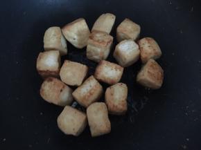 煎至表面金黄即可