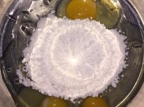 加入所有细砂糖