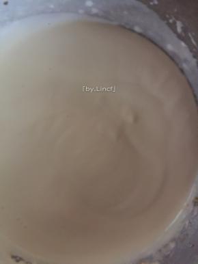 转低速打发至给蛋糊更细腻细致