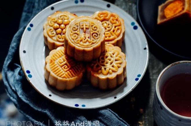 广式莲蓉蛋黄月饼