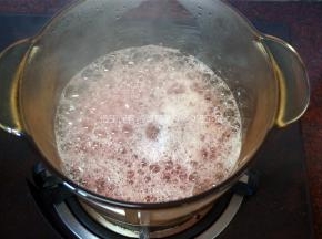 果汁用中火煮出粘稠感。