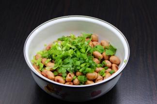 撒上香葱、香葱拌均即可；