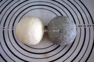 取出，排气，揉光滑。